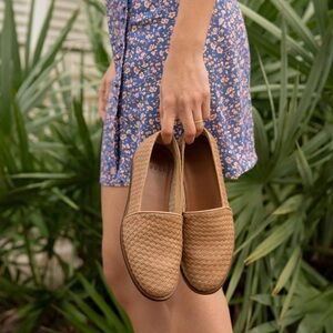 Nisolo Tan Woven Mules